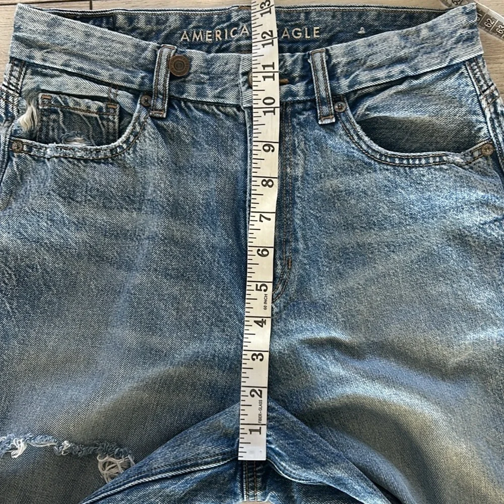 American Eagle Curvy MOM jeans size 4